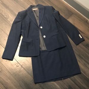 MY FAVORITE SUIT EVER! Navy wool blend